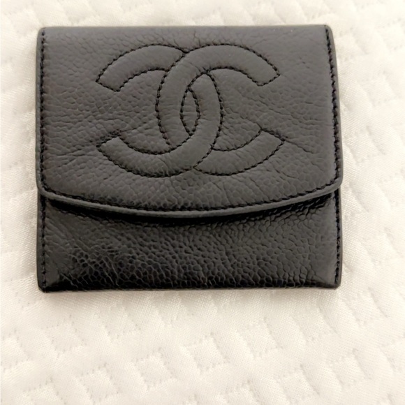 Auth. Chanel Small Wallet - Picture 2 of 12